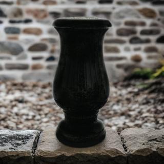 Vaza din granit negru R