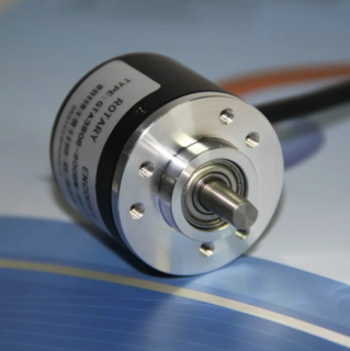 Encoder rotativ fotoelectric DC5-24V, 600 impulsuri
