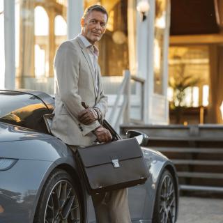 Servieta pentru acte si laptop 15 inch, The Chesterfield Brand, Salvatore, piele naturala, Maro inchis