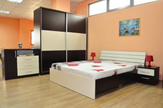Dormitor cu usi culisante Milano , pat de 140 x 200 cm