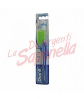 Periuta de dinti Oral-B medie