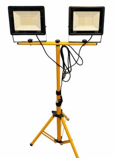 Trepied telescopic cu 2 proiectoare Led de 50W fiecare ,IP66,conectate, plus cablu alimentare de 290 cm