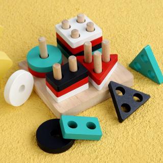 Joc de tip Montessori - Sortator cu 4 forme geometrice culoare albastru si rosu