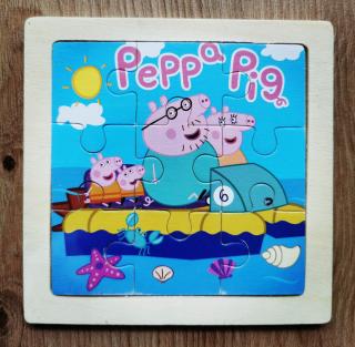 Puzzle mic din lemn cu 9 piese Peppa Pig- Plimbare cu barca