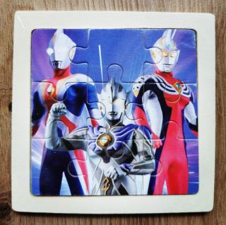 Puzzle mic din lemn cu 9 piese Ultraman