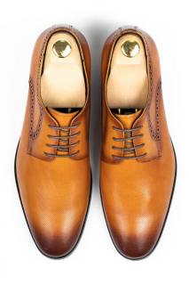 Pantofi piele barbati cu perforatii cognac Derby