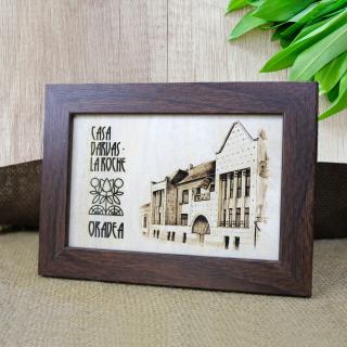 Tablou suvenir din lemn, gravat, Casa Darvas La Roche, Oradea, dimensiune 10 x 15 cm, rama inclusa