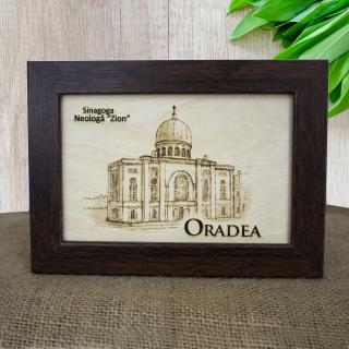 Tablou suvenir din lemn, gravat, Sinagoga Sion Oradea, diemnsiune 10 x 15 cm, rama inclusa