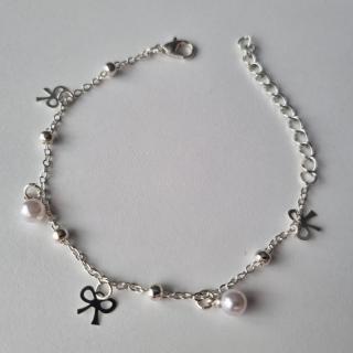 Bratara argintie cu charm fundita