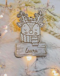 Glob de Craciun din lemn, personalizat cu nume - Ren unic pentru bradul tau!