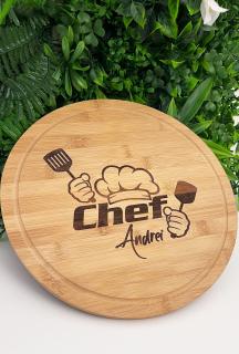 Tocator rotund din bambus gravat ,     Chef Andrei   ,   Cadoul perfect pentru orice bucatar pasionat