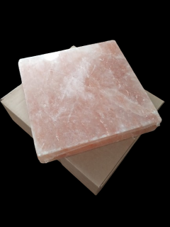 Blat pentru gatit din bloc sare de Himalaya 20x20x3.5 cm in cutie de carton