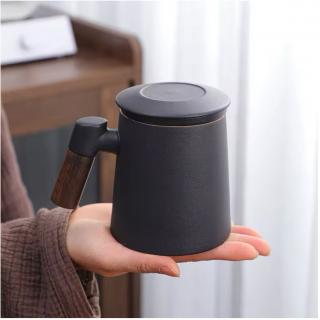 Cana 350 ml din ceramica cu infuzor, negru-mat, maner lemn, ZEN NOIR