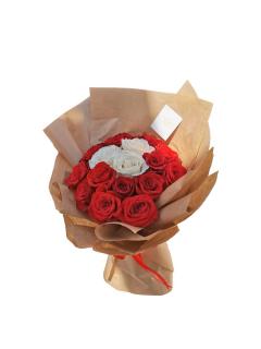 Bouquet of red roses