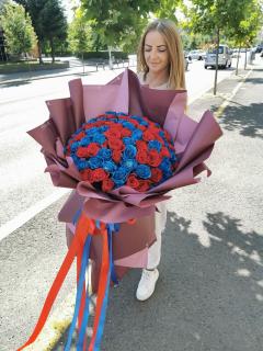 Buchet 101 Trandafiri rosii si ablastri