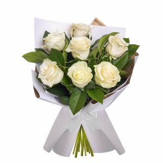 Buchet de flori cu 7 trandafiri albi