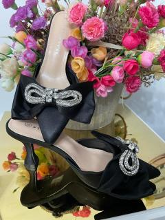 Papuci cu Toc din Satin Riya Black