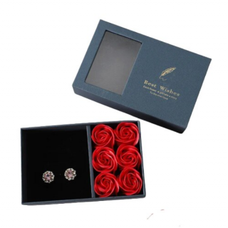 Set Cadou Romantic, CRM,   Cutie cu 6 Trandafiri Rosii si Cercei Eleganti