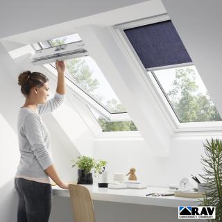 Fereastra VELUX GLU 0051 cu rama EDW 1000