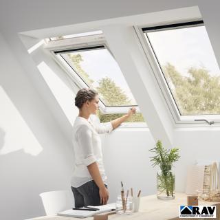 Fereastra VELUX GLU 0061B cu rama EDW 1000