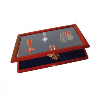 Vitrina din lemn pentru decoratii militare medalii