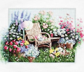 Set de brodat in cruciulita, Gradina infloritoare, 20x26.5 cm