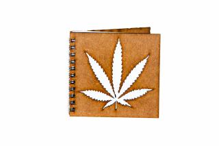 Agenda 10x10 personalizata din lemn cu frunza de marijuana decupata