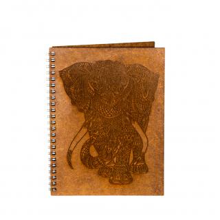 Agenda A5 personalizata din lemn cu elefant gravat