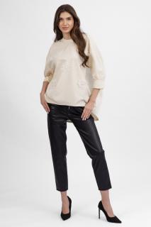 Bluza bej deschis din jerseu de bumbac cu aplicatii flori fine cu perlute albe, oversize