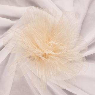 Brosa floare din organza creponata cu diametru de 20 cm, cu clips pentru par, bej deschis