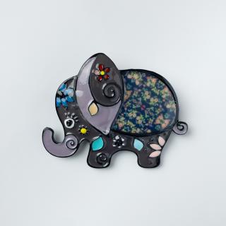 Brosa metalica, elefant cu trompa in sus in nuante de albastru si gri