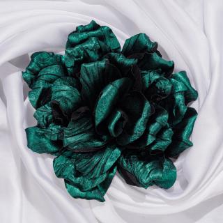 Brosa verde metalizat, floare cu diametru de 15 cm, cu clips pentru par