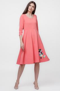 Rochie clos, taiata in talie, cu buzunare ascunse, din bumbac, corai cu imprimeu floare stilizata