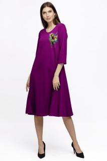 Rochie Eva midi mov zmeura A line din tricot de vascoza si decolteu rotund, imprimeu floare la piept