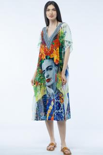 Rochie lunga de plaja tip poncho cu motive florale si Frida Kahlo