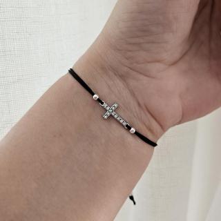 Bratara cu cruciulita placata cu platina si cristale Cubic Zirconia, inchidere macrame