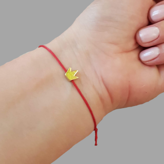 Bratara Martisor coronita placata cu aur de 18K, cu snur rosu