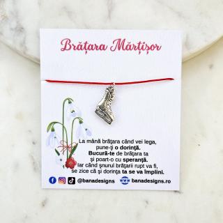 Bratara Martisor cu charm patine si snur rosu ajustabil