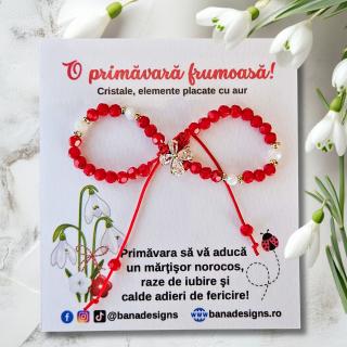 Bratara martisor cu fluturas, cristale rosii si margele texturate placate cu aur de 18K