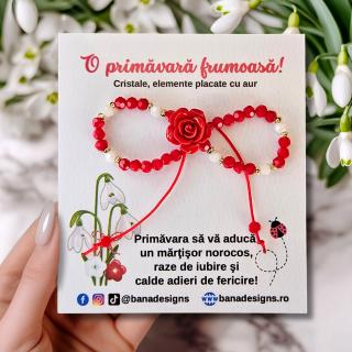 Bratara martisor cu trandafir, cristale rosii si margele texturate placate cu aur de 18K