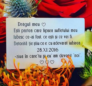 Card metalic personalizat cu mesaj gravat pe placuta de aluminiu argintiu, insertie portofel WC2