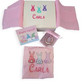 Set cadou personalizat pentru fetita, pentru Paste, cu body, bratara personalizata, felicitare si cutie cadou