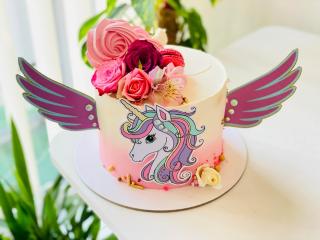 Cap mare de unicorn
