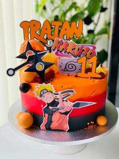 Suita de toppere de tort cu Naruto si armele sale