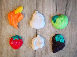 Set figurine de pictat, din ipsos, fructe