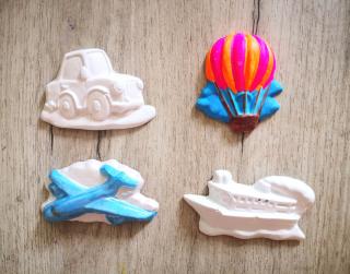 Set figurine de pictat, din ipsos, mijloace de transport diverse
