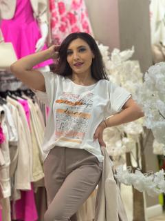 Bluza alba cu maneca scurta cu imprimeu scris si detalii portocalii