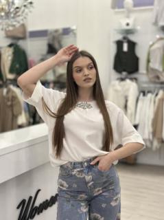 Bluza cu detaliu cu pietricele la gat