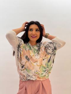 Bluza cu flori si detaliu verde