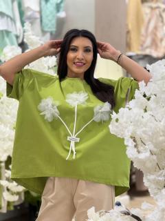 Bluza din bumbac cu 3 flori albe aplicate